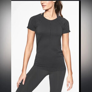 Athleta Foothill Seamless Tee in Black